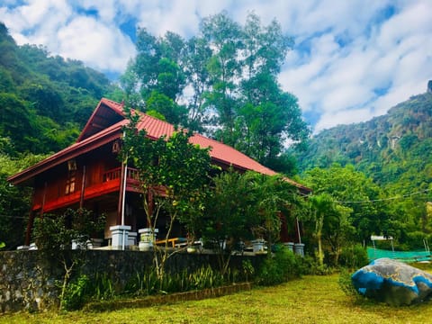 Cat Ba Eco Lodge Resort Nature lodge in Laos