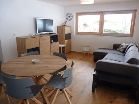 Apartment Jardins d'Helene by Interhome Apartment in Canton of Vaud