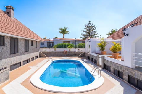 Solarium, Swimming pool