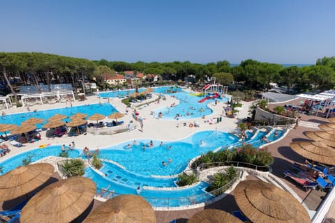 Aqua park, Swimming pool