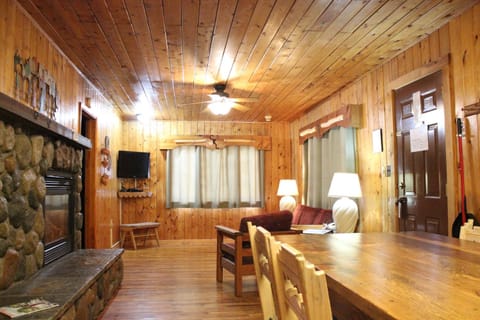 Copper King Lodge Hotel in Red River