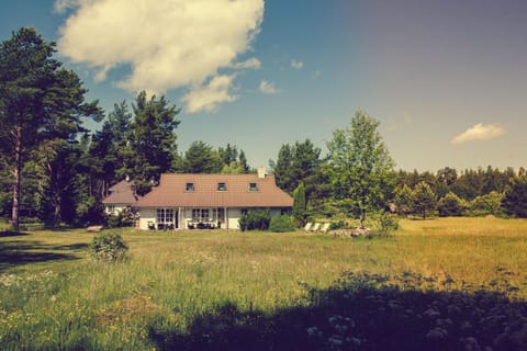 Property building, Facade/entrance, Summer, Garden, Garden view