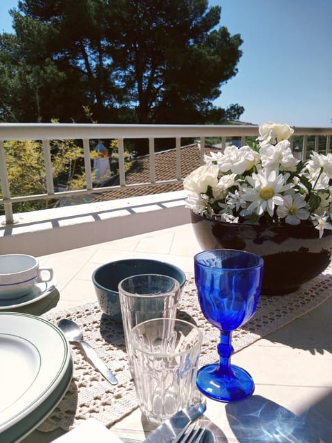 Balcony/Terrace, Decorative detail