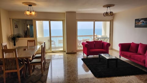 Midpoint Sea View - families only Condo in Alexandria