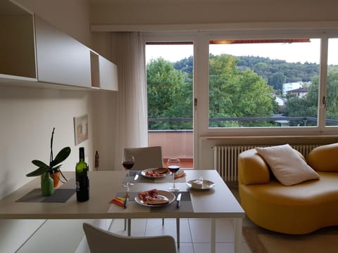 Dining area, Garden view