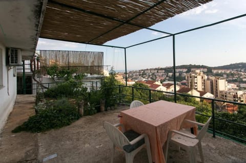 Balcony/Terrace, City view