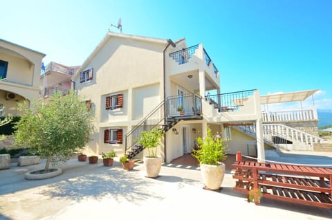 Property building, Balcony/Terrace