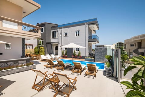 Sun Ray Luxury Apartments Appart-hôtel in Agia Marina