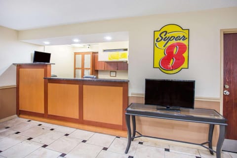 Super 8 by Wyndham Harrisonburg Motel in Harrisonburg