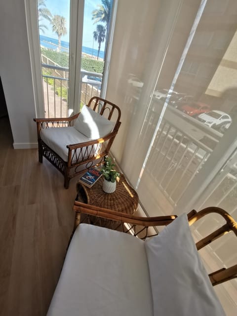 Living room, Sea view