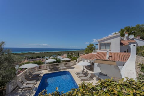 Villa Maitreya Chalet in San Jaime Mediterráneo