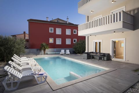 Property building, Swimming pool