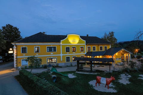 Perbersdorfer Heuriger Bed and Breakfast in Upper Austria