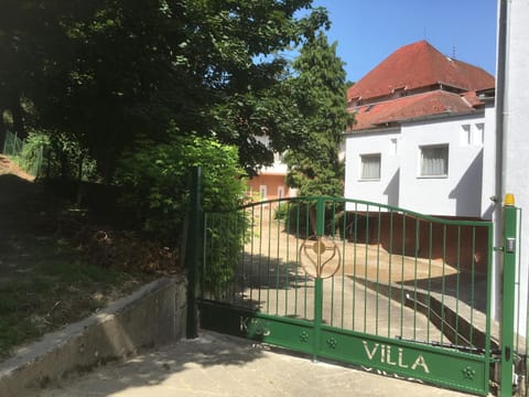 Kiss Villa Bed and Breakfast in Balatonszárszó