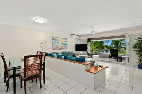 Belle Escapes Oceanview Suite 25 Alamanda Palm Cove Apartment in Palm Cove