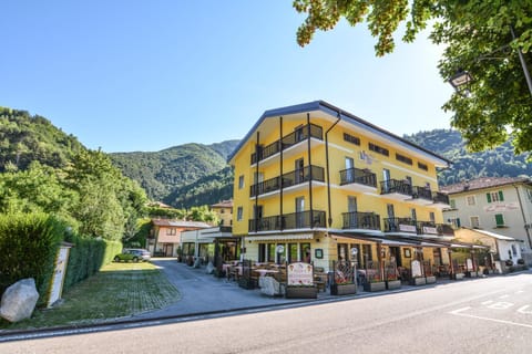 Property building, Street view, Parking