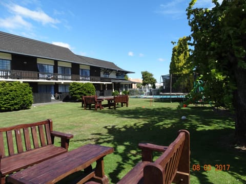 BBQ facilities, Garden, Autumn, On site