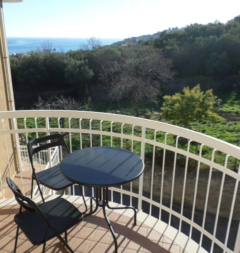 Natural landscape, Balcony/Terrace, Sea view