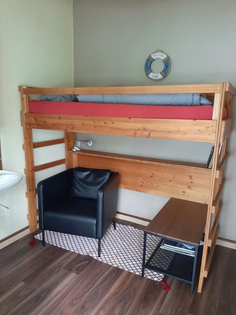 bunk bed