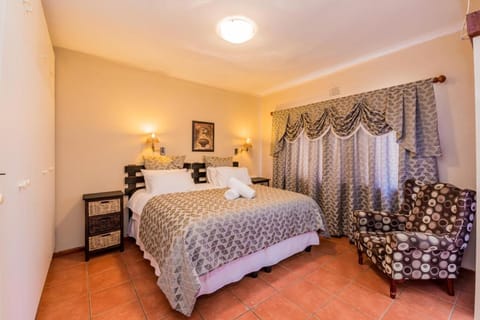 AJEE B&B Bed and Breakfast in Cape Town