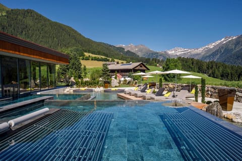 Natural landscape, Mountain view, Pool view, Swimming pool, sunbed