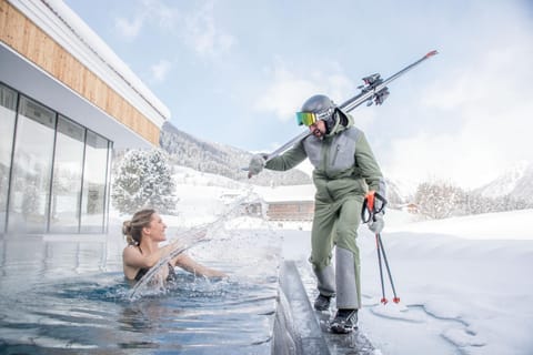 Winter, Swimming pool