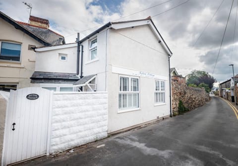 Sefton Cottage House in Deganwy