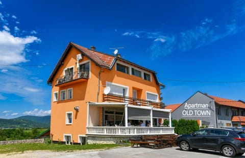 Accommodation "Old Town Drežnik" Bed and Breakfast in Plitvice Lakes Park