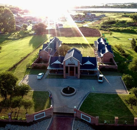 Property building, Day, Neighbourhood, Natural landscape, Bird's eye view, View (from property/room), Street view, Location, Sunrise, Sunset, Parking