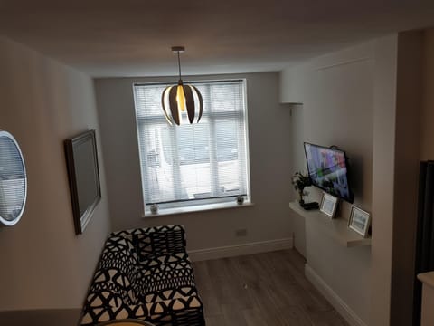 Webb place 2 bedroom apartment ! Condo in Croydon