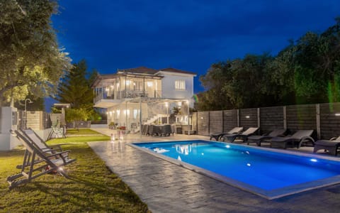 Property building, Pool view, Swimming pool