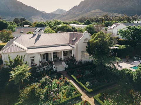 Les Chambres Guest House Bed and Breakfast in Franschhoek