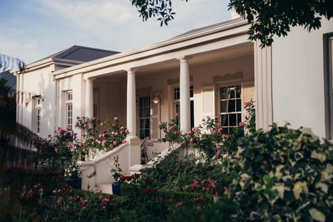 Les Chambres Guest House Bed and Breakfast in Franschhoek