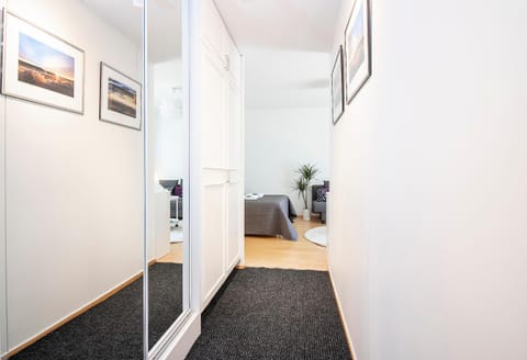 Decorative detail, Area and facilities