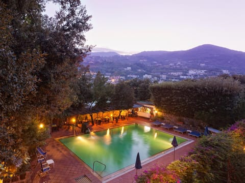 Facade/entrance, Bird's eye view, Swimming pool