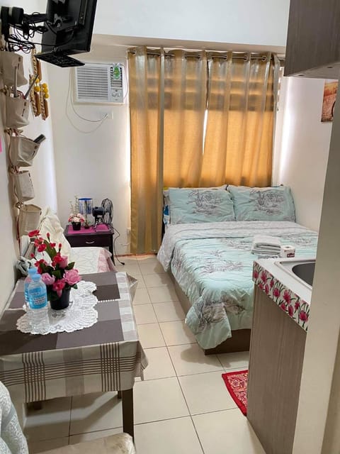 Shanilyn Residency Urban Deca Towers EDSA mandaluyong UNLIMITED INTERNET AND NETFLIX Condominio in Mandaluyong