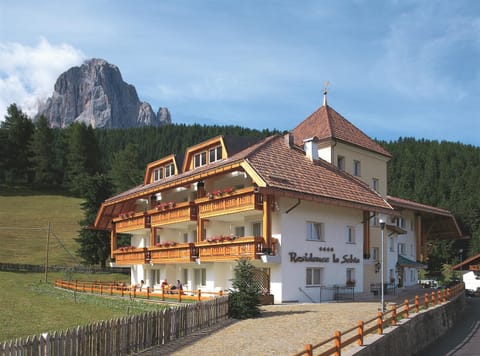 Property building, Day