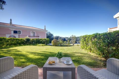 Cegonha Country Club Hotel in Olhos de Água