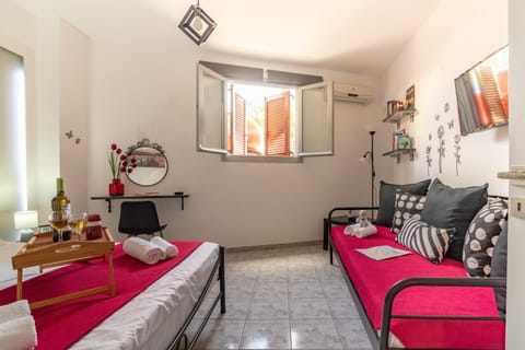 Litsa's Suite Condo in Heraklion