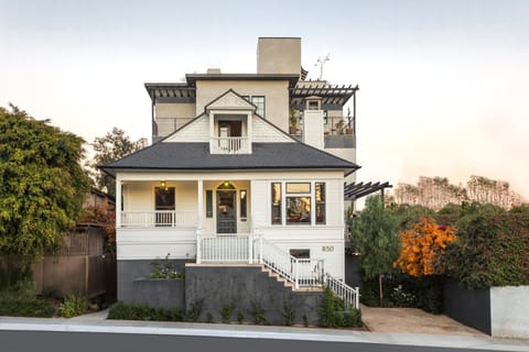 Property building, Day