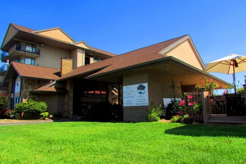 Arbors at Island Landing Hotel & Suites Hotel in Pigeon Forge