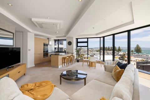 Kitchen or kitchenette, Living room, Sea view