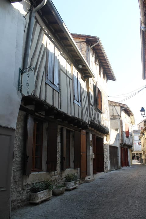 Facade/entrance, Street view