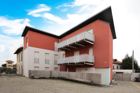Property building, View (from property/room), City view, Street view, Parking