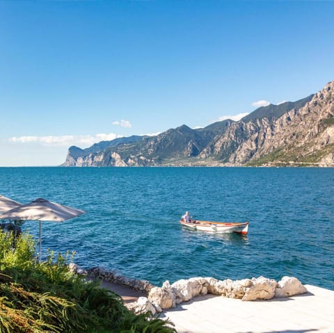 Garden, Beach, Lake view