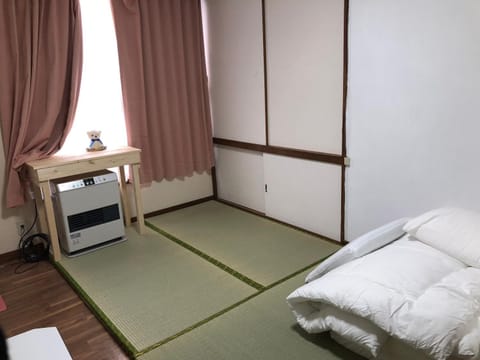 Happy Apartment Bed and Breakfast in Sapporo
