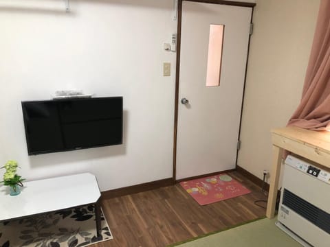 Happy Apartment Bed and Breakfast in Sapporo