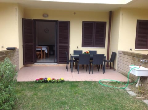 Garden, Dining area, Garden view