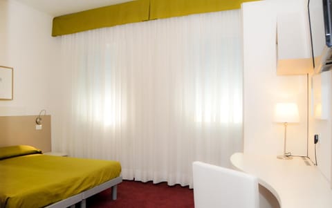 Day, Photo of the whole room