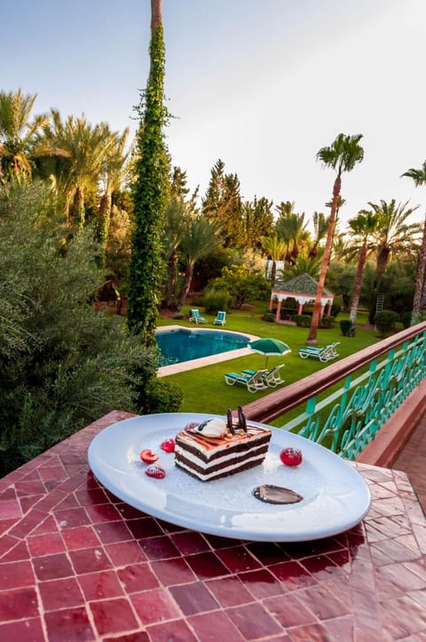 Double room in a charming villa in the heart of Marrakech palm grove Bed and Breakfast in Marrakesh